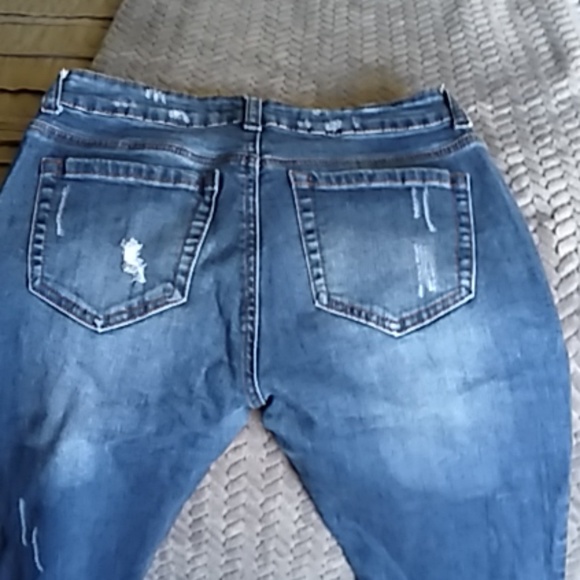 Woman - Picture 2 of 3